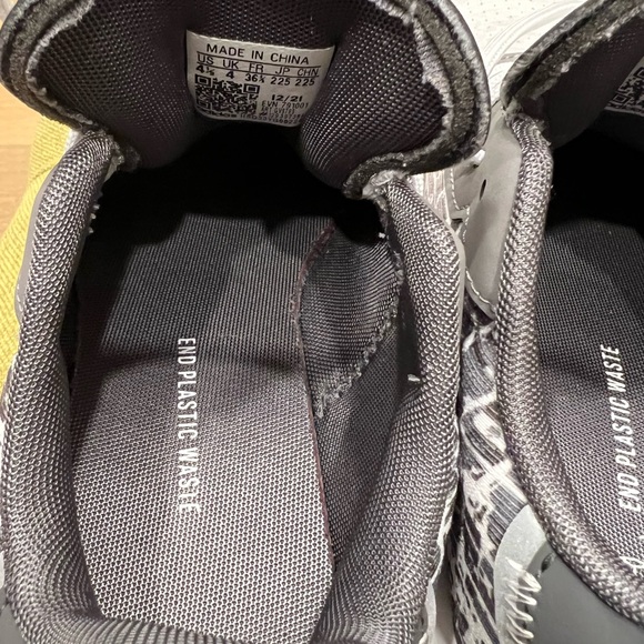 Adidas Boys Golf Shoes size 4.5 - Picture 7 of 7